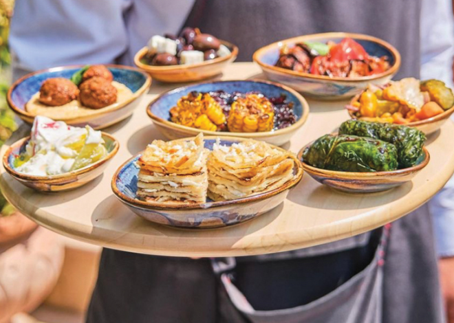 Sondazhi me turistët, cilat janë pjatat dhe pijet e tyre të preferuara në Shqipëri